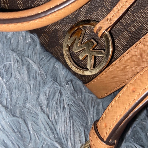 Michael Kors Purse - Picture 6 of 6